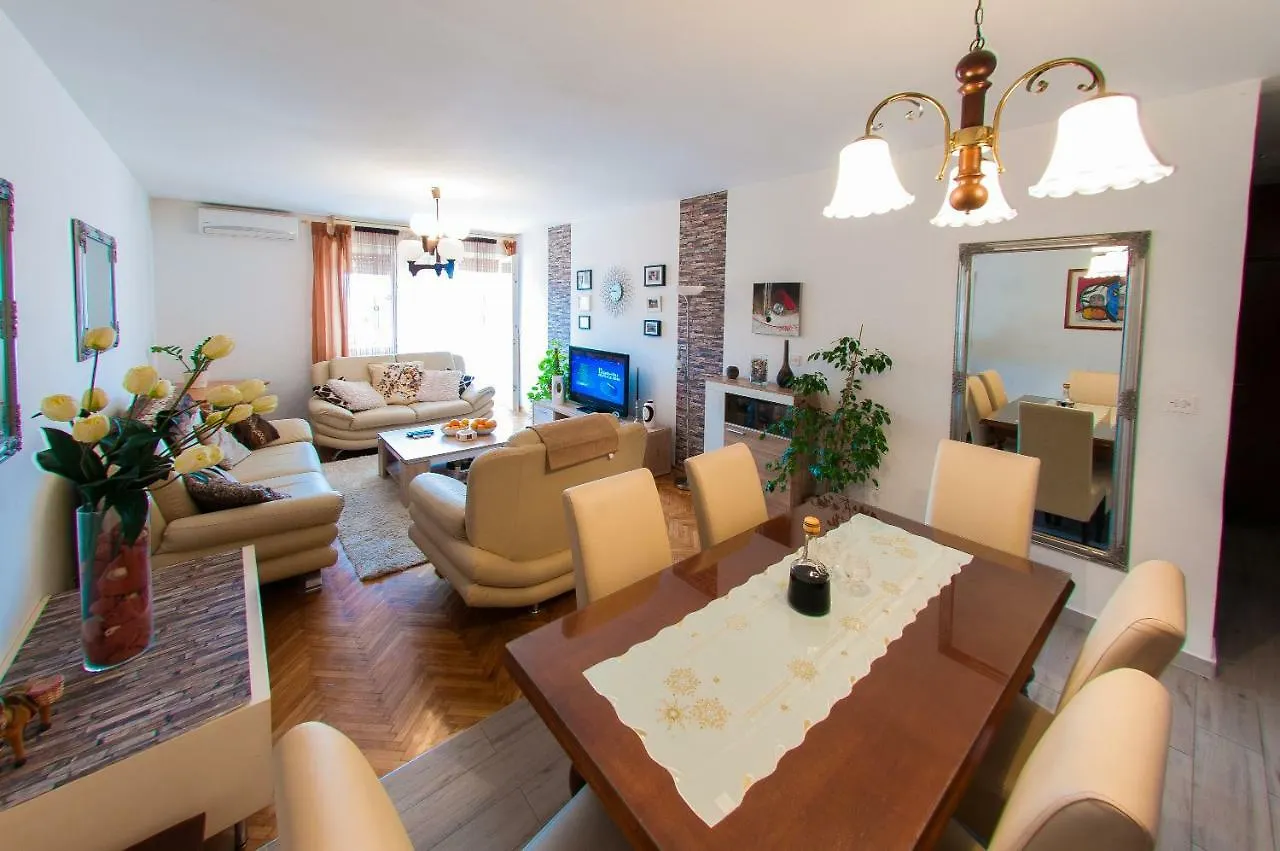 Apartment Mira Split