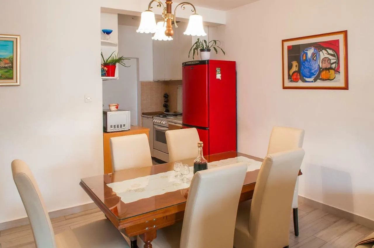 Apartment Mira Split