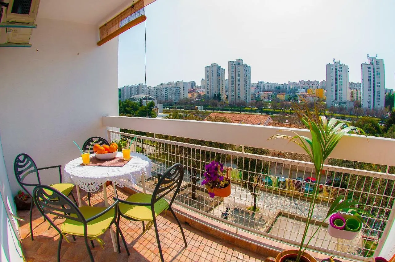 Apartment Mira Split