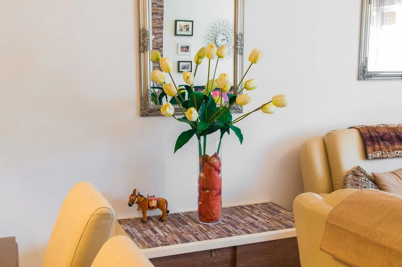 Apartment Mira Split